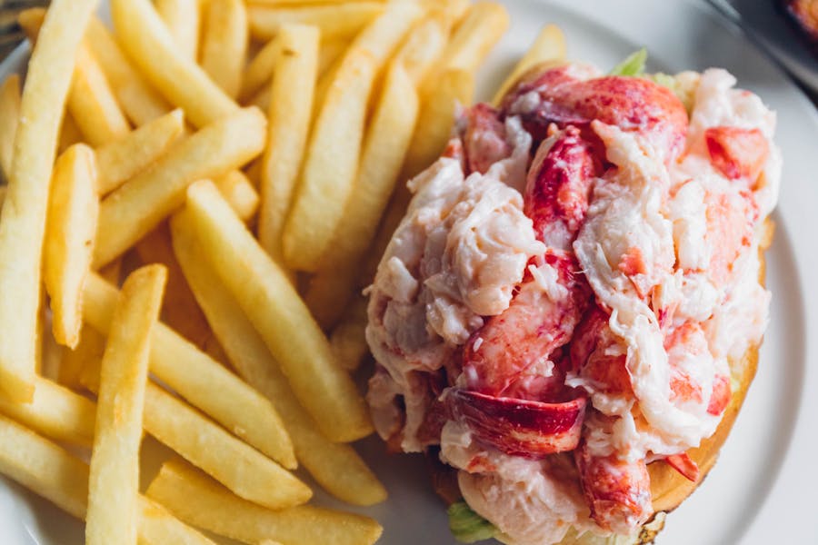 The Best Lobster Rolls In Boston Boston The Infatuation